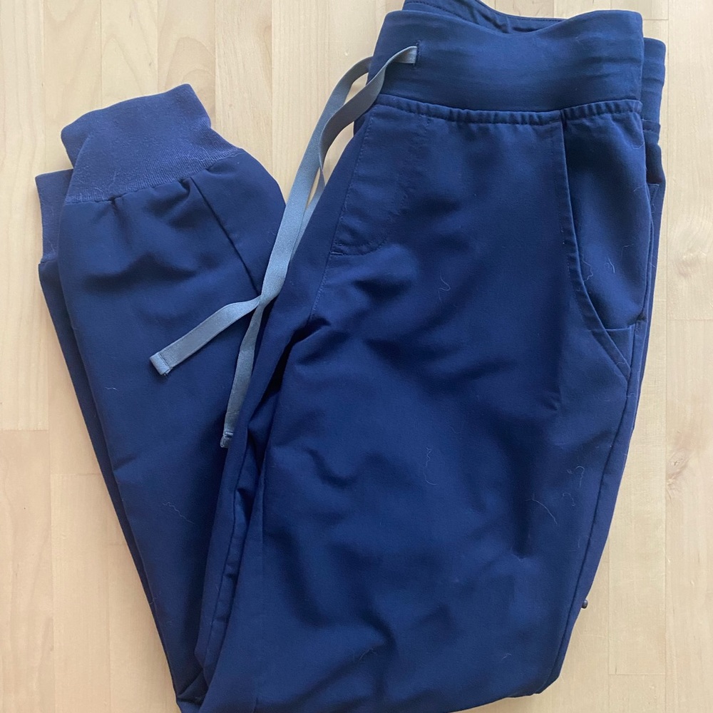 XS Petite Figs Zamora Joggers in Navy Blue